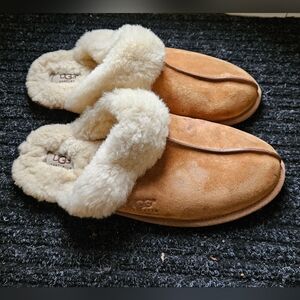 UGG Women's slipper size 11